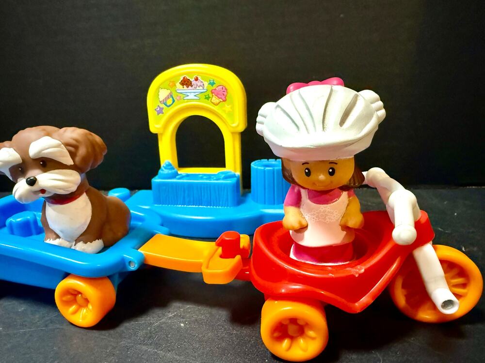 Fisher Price Little People picnic Ice Cream Stand, Trike & Wagon Mia & Puppy